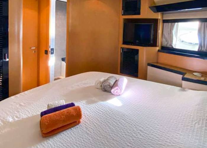 Your private motorboat for a day around Barcelona