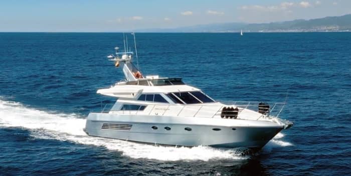 Your private motorboat for a day around Barcelona