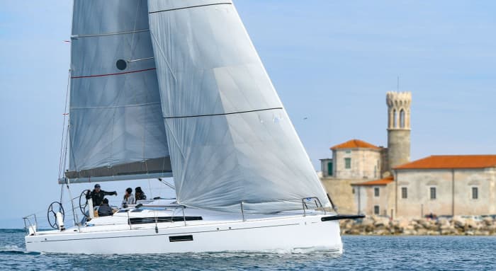 The rhythm of Athens: Unforgettable moments on a sailboat