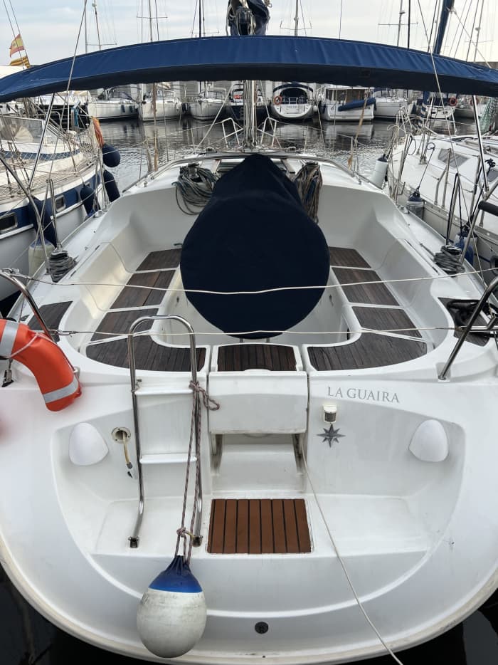 Spend 8 hours sailing around Barcelona on a sailboat