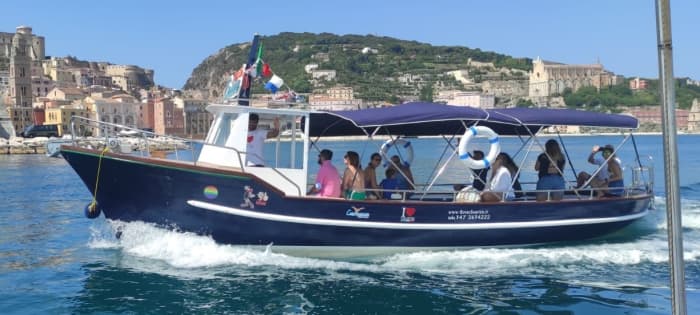Goditi 7 ore a bordo di un motoscafo per esplorare Gaeta.