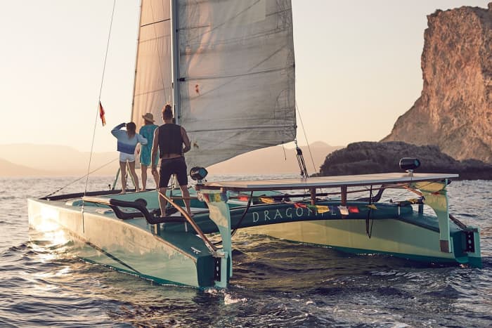 Descubra Marbella a partir do mar: passeio de catamarã ecológico de 3 horas