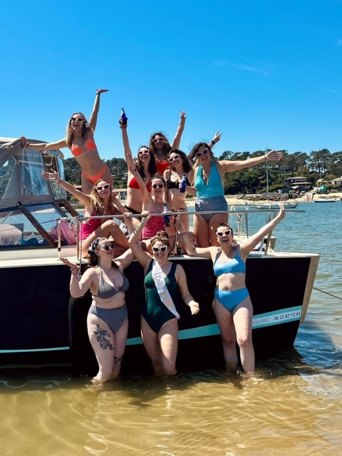 Profitez d’une croisière de 4h sur le bassin à bord de notre catamaran SUMMERTIME ⚓️🐚