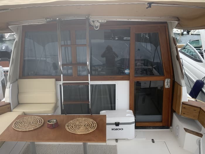 Getaway to Ibiza: 4h30 of relaxation on a motorboat