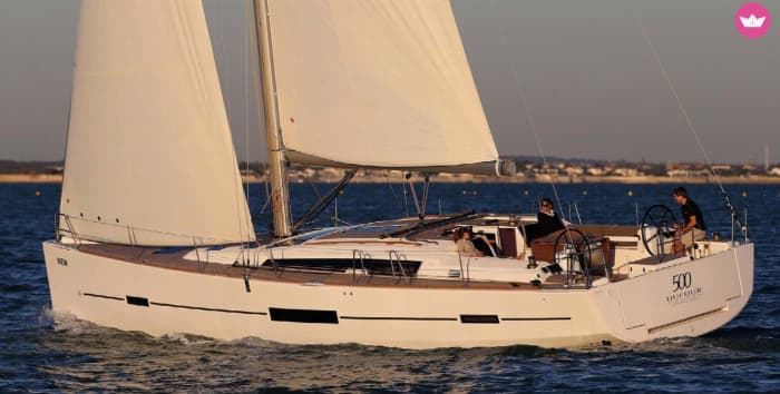 An exceptional day on a spacious sailboat in Corsica
