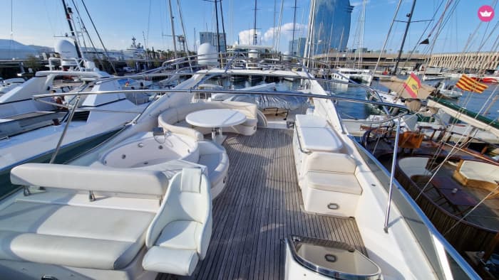 4-stündige Yachtkreuzfahrt Barcelona