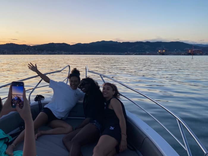 Entdecken Sie La Spezia auf einem Ganztagesausflug mit dem Motorboot