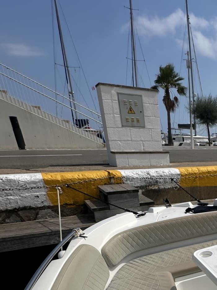 9 horas de sol y aguas turquesas alrededor de L'Estartit