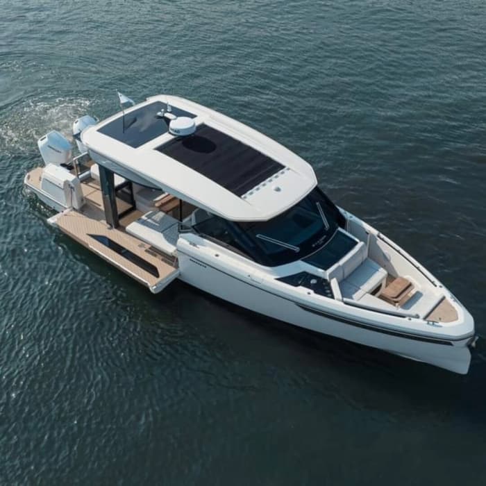 Ihre eigene griechische Odyssee: Eine 9-stündige Fahrt mit einem Motorboot
