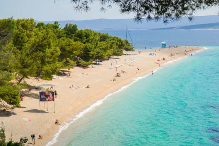 Explorez Brač en bateau – Visite privée de 9 heures