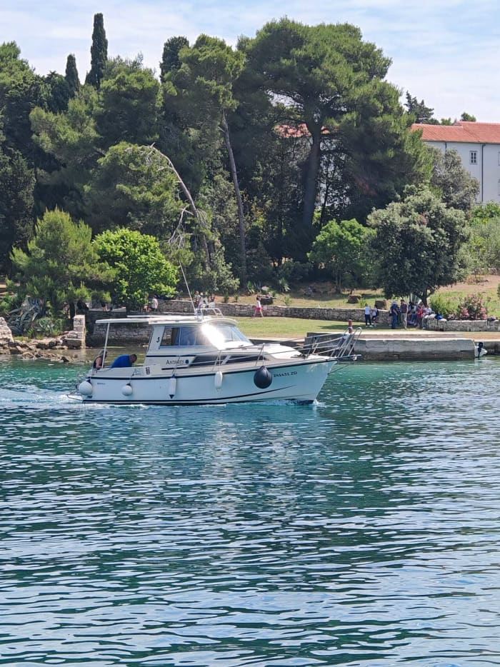 Descubra el archipiélago de Zadar con una excursión privada de Antares.