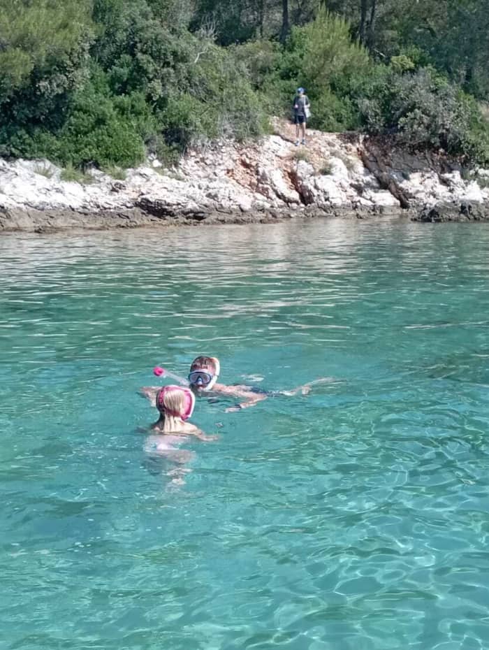 Descubra el archipiélago de Zadar con una excursión privada de Antares.