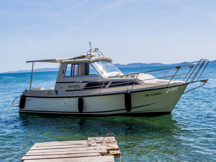 Descubra el archipiélago de Zadar con una excursión privada de Antares.