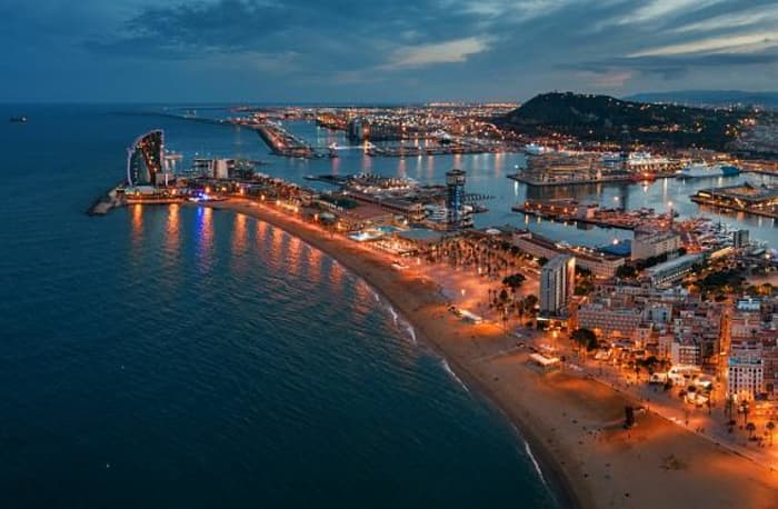 Champagne Night Cruise: Discover Barcelona Under the Stars