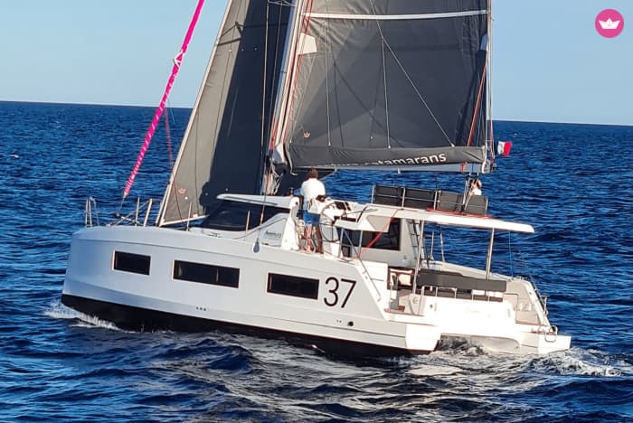 Ibiza Katamaran-Charter (8 Stunden) – Tagesausflug