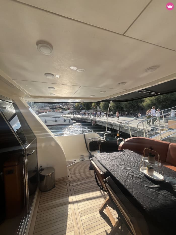 Sunset Serenity – Een privé-dinercruise op de Bosporus