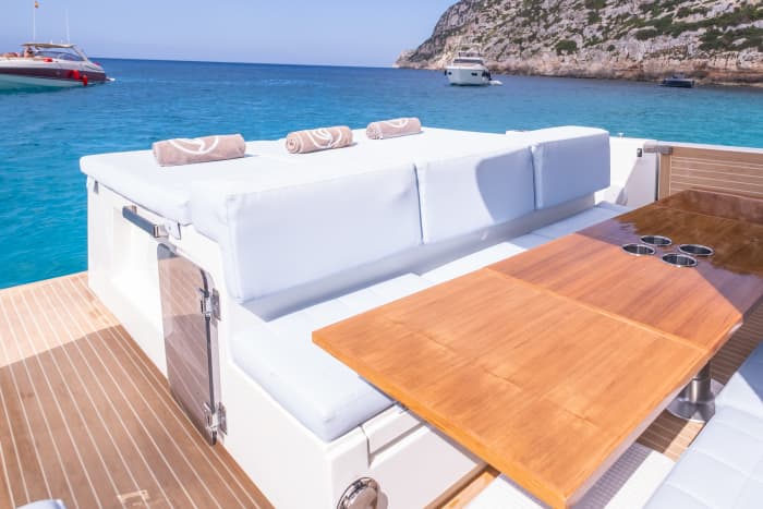 D34 Dandy I All inclusive, fuel, skipper, Sail to Formentera Saona with a fixed price and without worries.