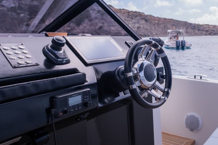 D34 Dandy I All inclusive, fuel, skipper, Sail to Formentera Saona with a fixed price and without worries.