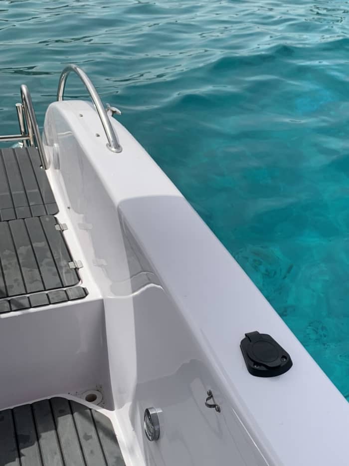 Medio día entre las aguas turquesas y las cuevas de Malta.