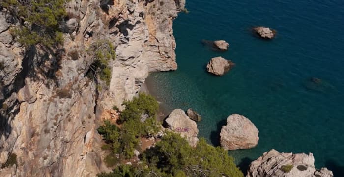 26 personTURQUOISE BLUE: 5 Hour Private Boat Tour