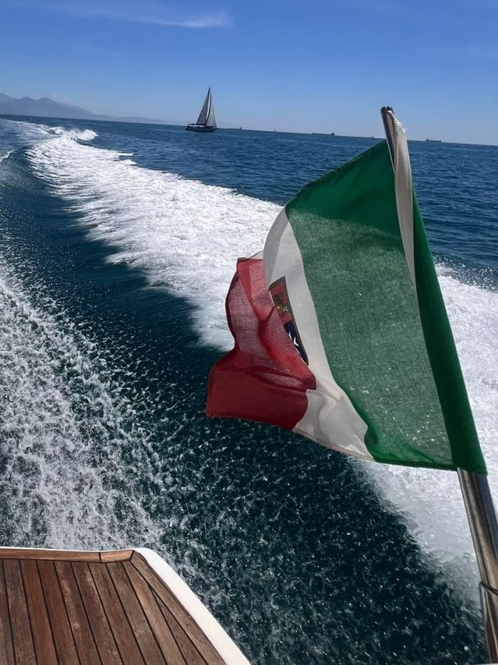 Entdecken Sie Ameglia auf einem Ganztagesausflug mit dem Motorboot