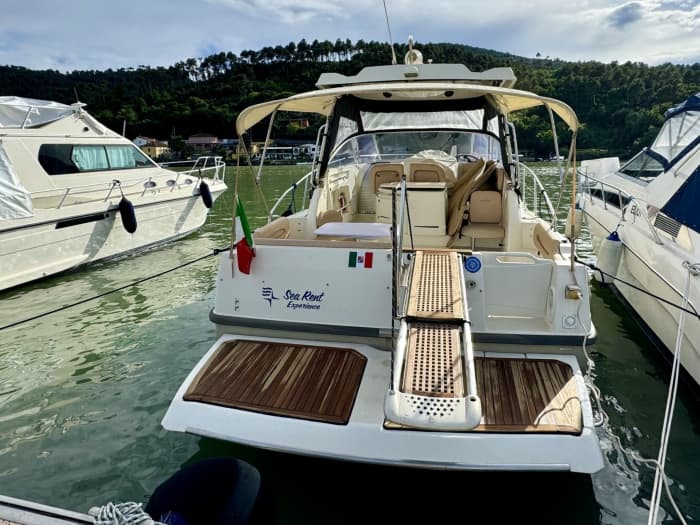 Entdecken Sie Ameglia auf einem Ganztagesausflug mit dem Motorboot