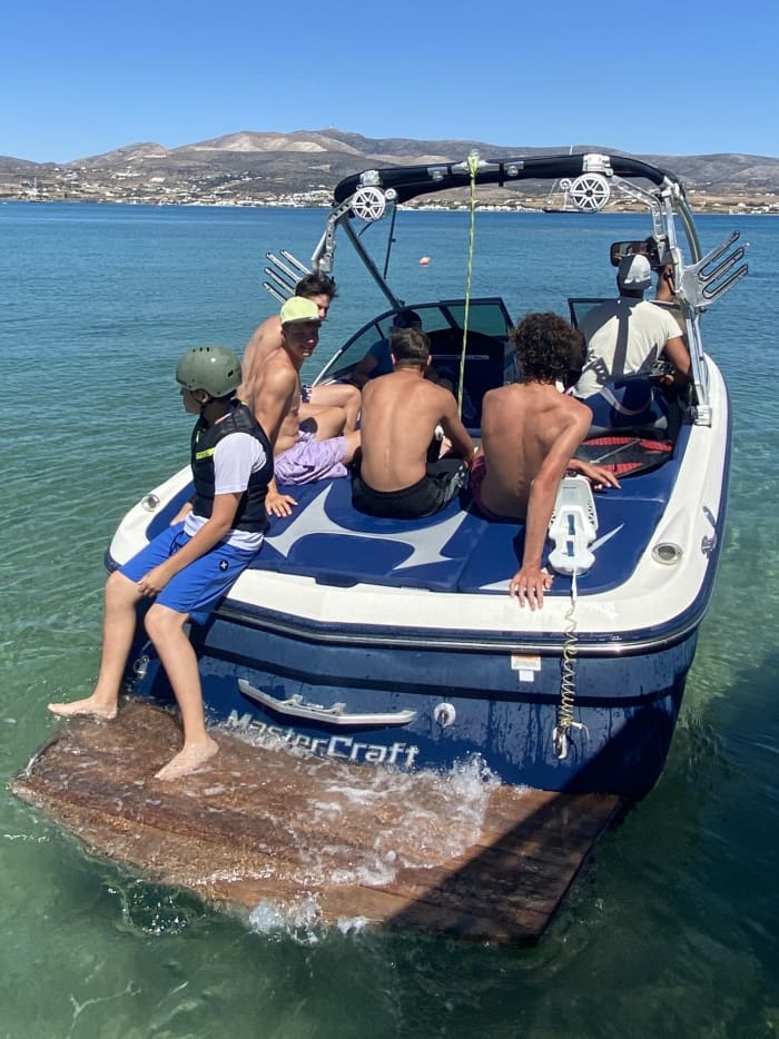 Enjoy 9h on a motorboat to explore Paros