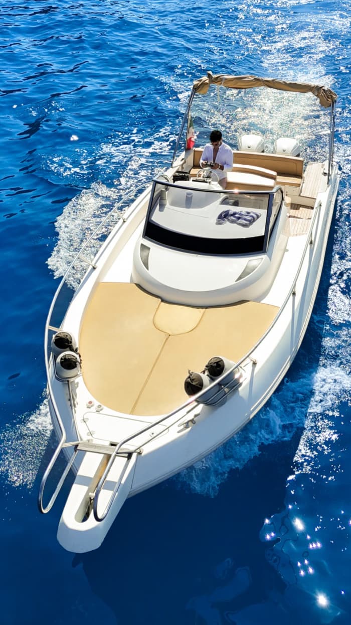 Ein Tag rund um Lerici: Genießen Sie 8 Stunden Entdeckungstour mit dem Motorboot