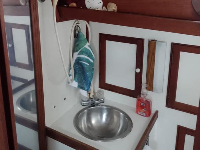 Discover Santa Marta on a sailboat for a full day
