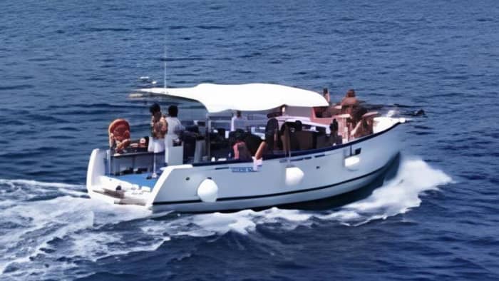 Enkel San Vito Lo Capo-semester: En båttur på 4 timmar och 15 minuter med motorbåt