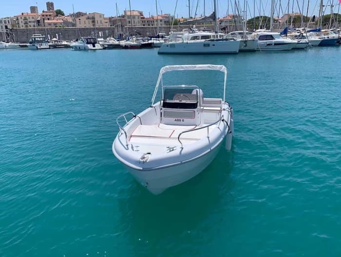 Relaxing boat trip – Antibes & turquoise waters