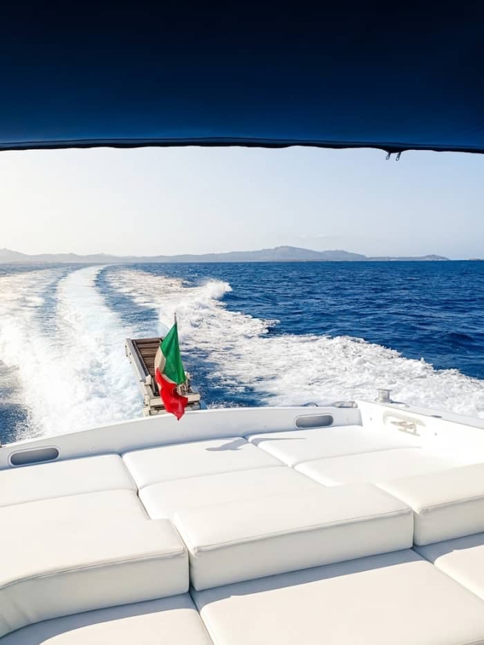 Escapada de meio dia: explore os paraísos escondidos da Costa Esmeralda de iate