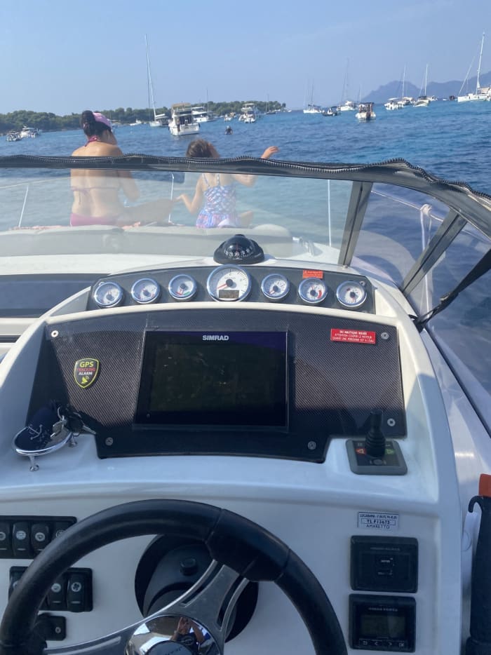 Relax on a comfortable boat around the islands of Cannes for the day or for 4 hours.