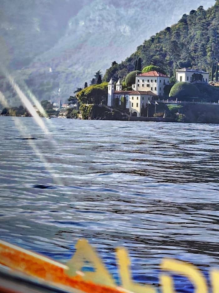 Your private motorboat for a day around Lake Como