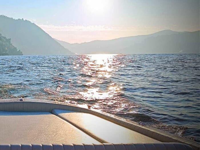 Your private motorboat for a day around Lake Como