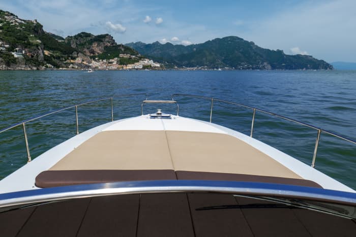 Jouw dag in Salerno: huur een motorboot voor een dag vol ontdekkingen.