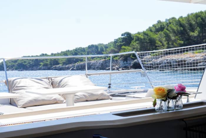 Een ontspannen dag op een catamaran, vertrekkend vanuit Golfe-Juan.