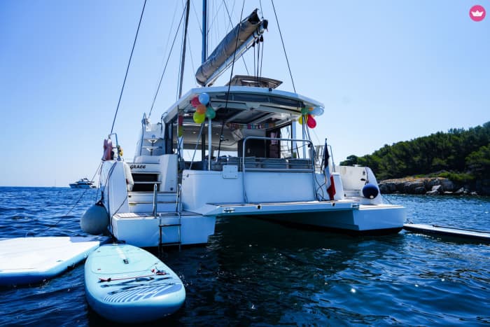 Een ontspannen dag op een catamaran, vertrekkend vanuit Golfe-Juan.