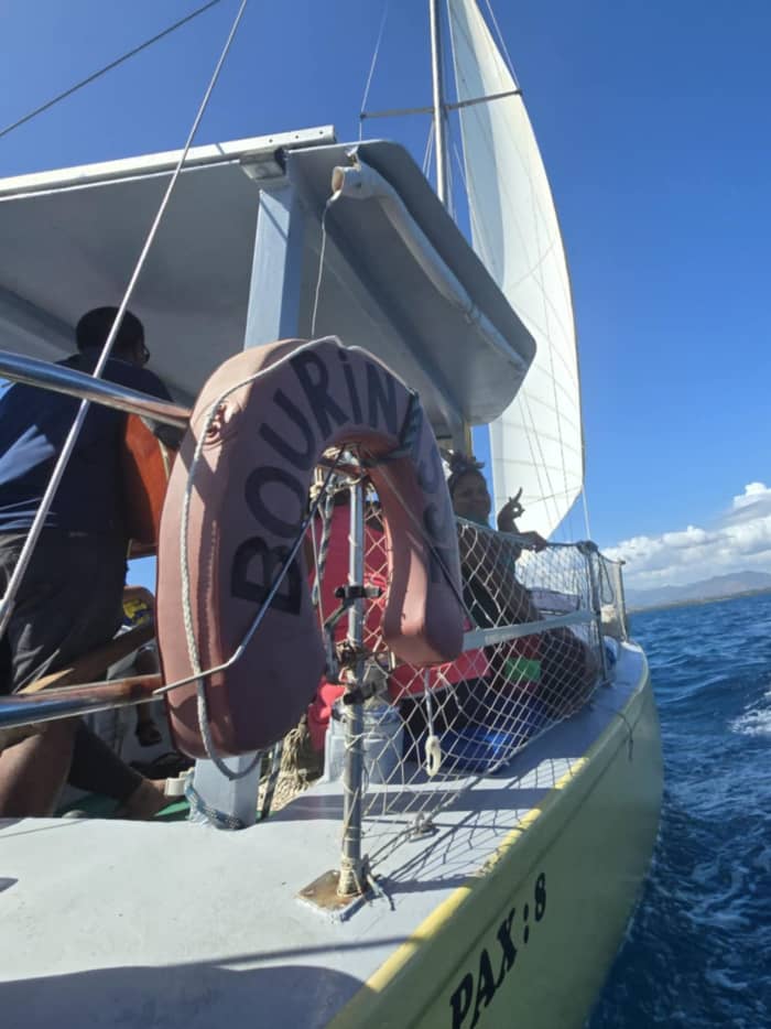Der Rhythmus von Nadi: Unvergessliche Momente auf einem Segelboot