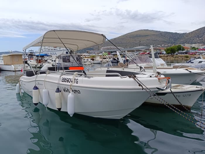 One day around Trogir: Enjoy 9h of discovery on a motorboat