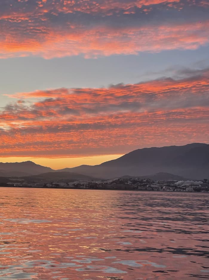 Privé zonsondergangcruise in Estepona met gratis cava