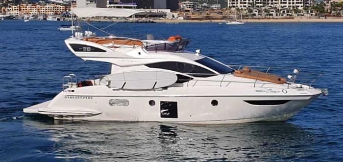 Explorez Cabo San Lucas en une demi-journée : louez un bateau à moteur pour 4 h