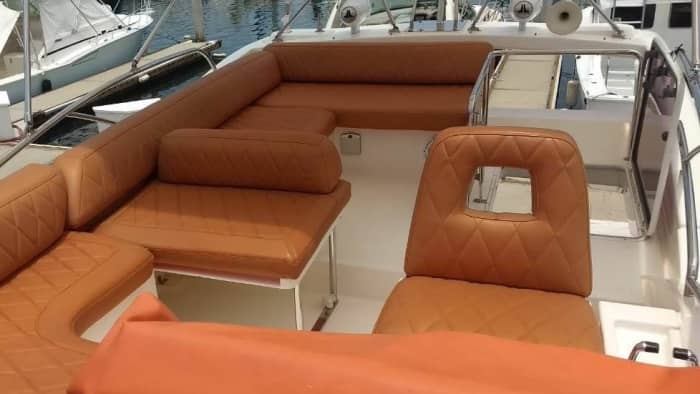 Explorez Cabo San Lucas en une demi-journée : louez un bateau à moteur pour 4 h
