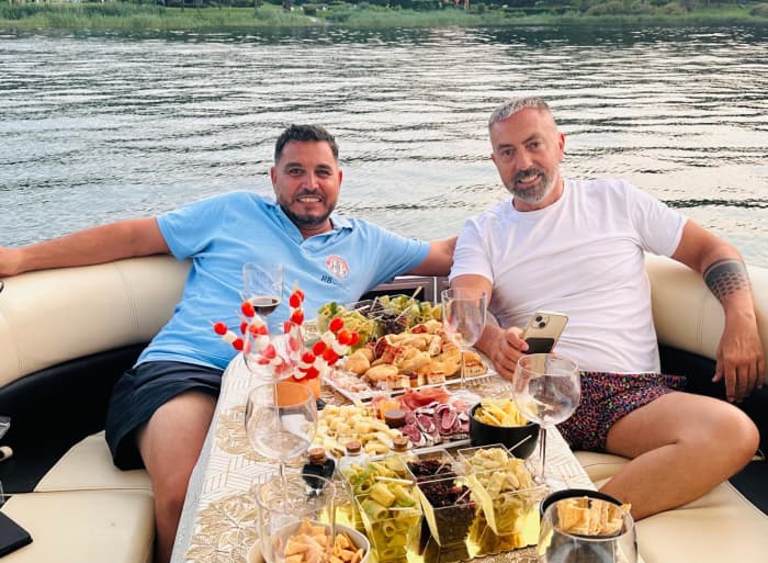 Um dia para descobrir Castelletto sopra Ticino: a verdadeira Dolce Vita em uma lancha