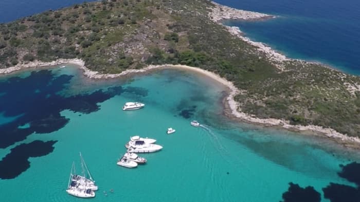 Island Escape: A Full Day Discovering the Wonders of Ammouliani & Diaporos