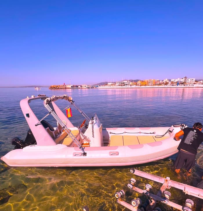 4 timmar i Alicante: Hyr en motorbåt och njut