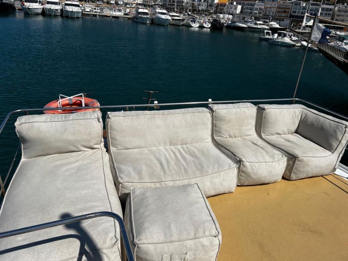 Party with Oysters – 2-Hour Coastal Cruise & Sea Delights by Islas Medas