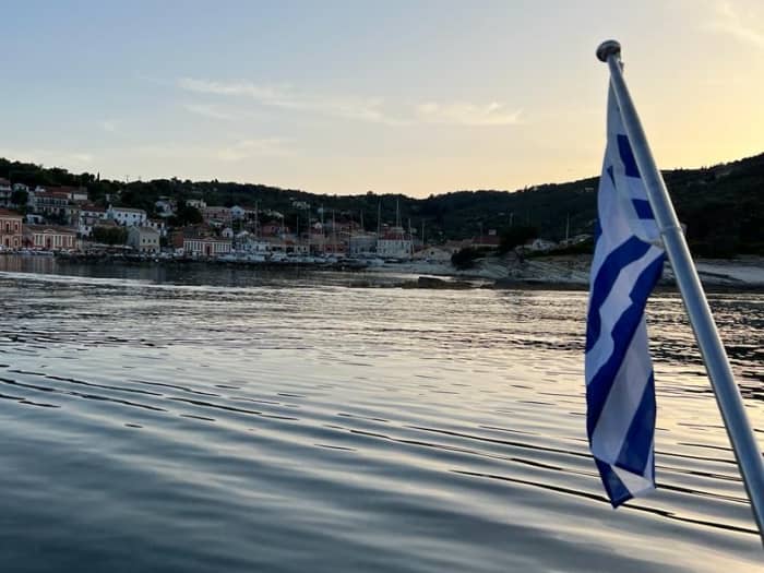 Serenidad al atardecer: Aventura en yate privado en Corfú