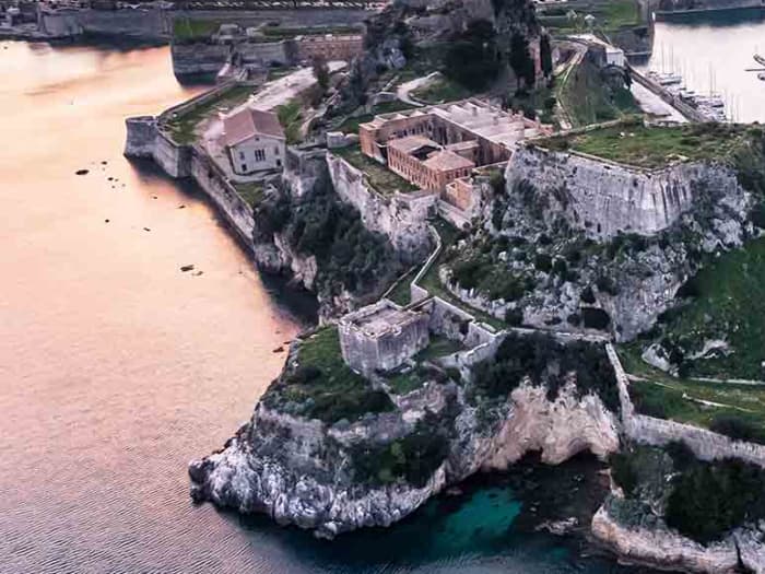 Serenidad al atardecer: Aventura en yate privado en Corfú
