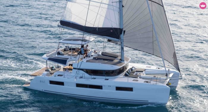 Exclusieve zonsondergangbeleving per catamaran – Port Vauban